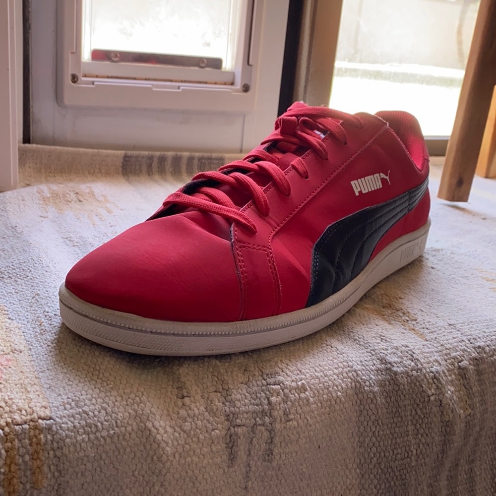 Men’s pumas size 14